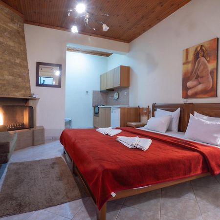 Guesthouse Adonis Káto Loutrákion Buitenkant foto