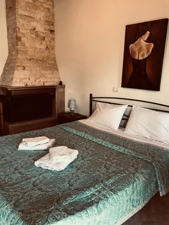 Guesthouse Adonis Káto Loutrákion Buitenkant foto