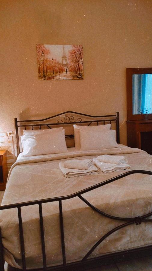 Guesthouse Adonis Káto Loutrákion Buitenkant foto