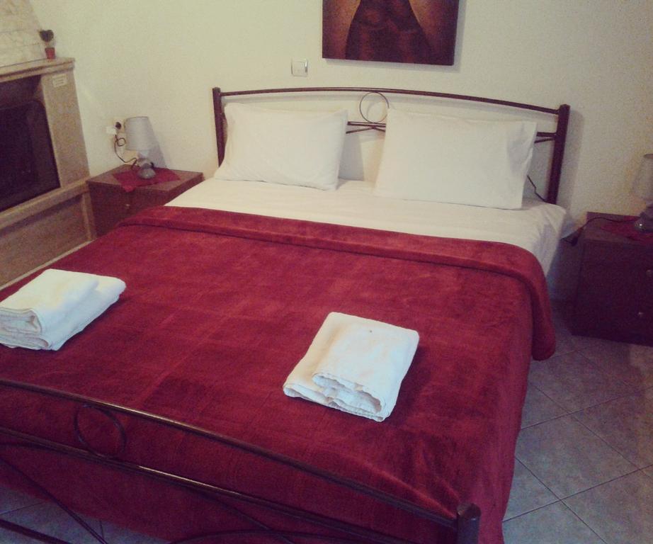 Guesthouse Adonis Káto Loutrákion Buitenkant foto