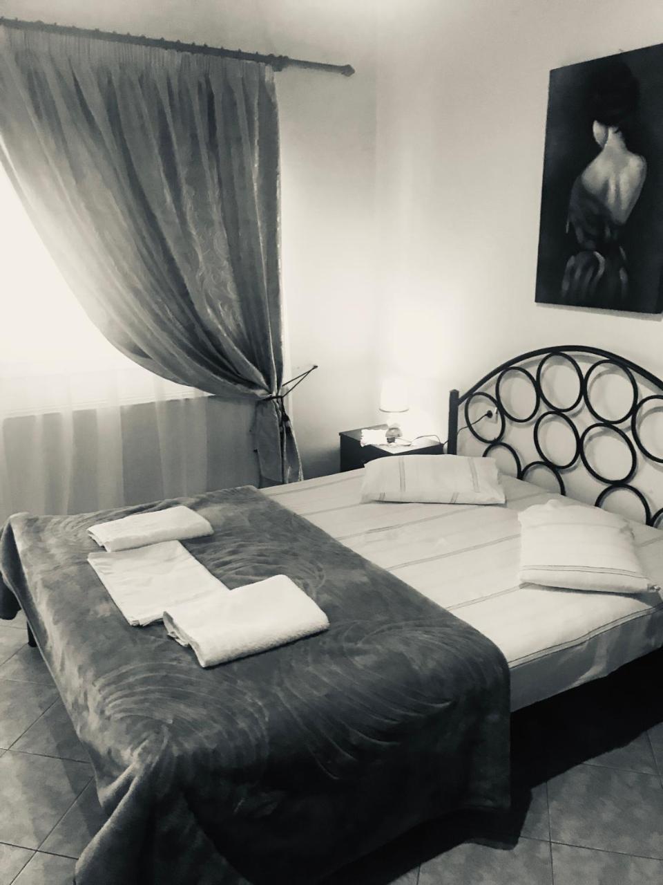 Guesthouse Adonis Káto Loutrákion Buitenkant foto