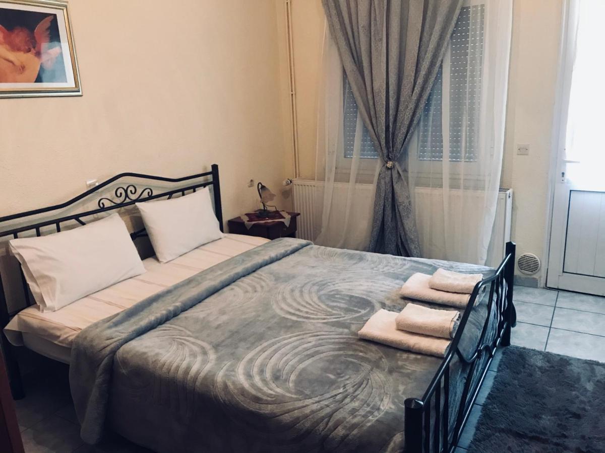 Guesthouse Adonis Káto Loutrákion Buitenkant foto